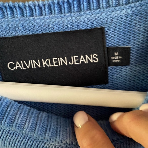 Calvin Klein sweater - Picture 2 of 4